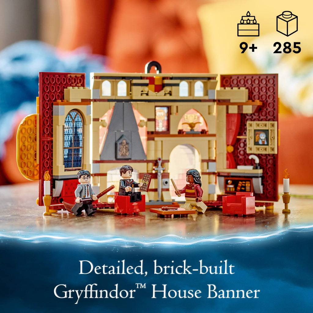 Building Set with 3 Minifigures J360
